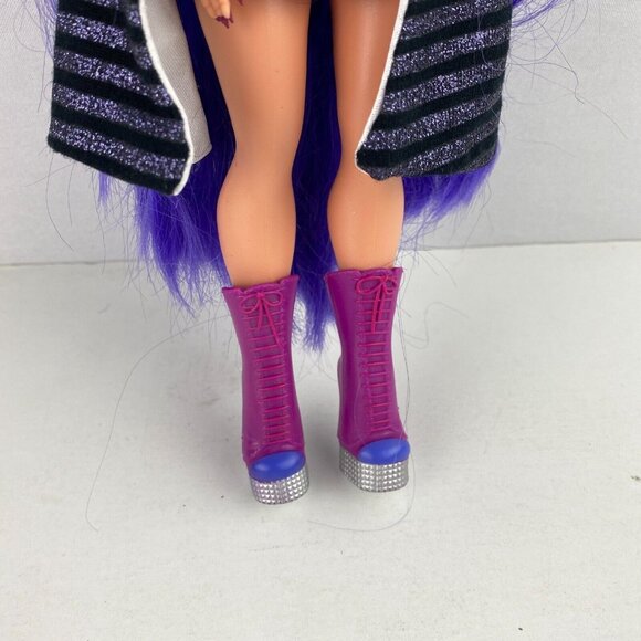 LOL Surprise OMG Shadow Winter Disco Doll Purple Pink Lace Up Shoes Kids Toy - Picture 3 of 6